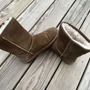 Bear paw boots, women size 8